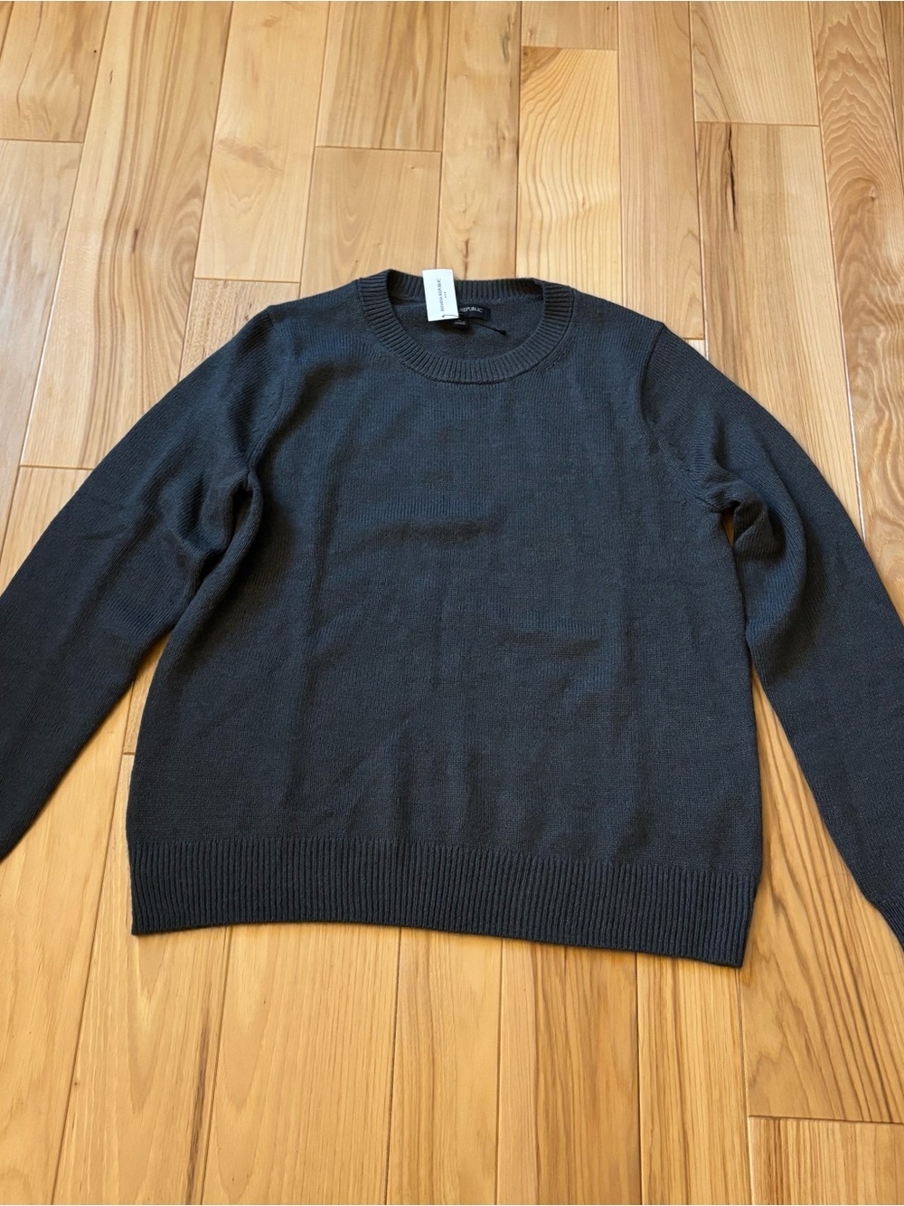 NEW Banana Republic Gray Crewneck Sweater